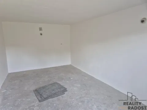 Pronájem garáže, Třinec - Dolní Líštná, 29 m2