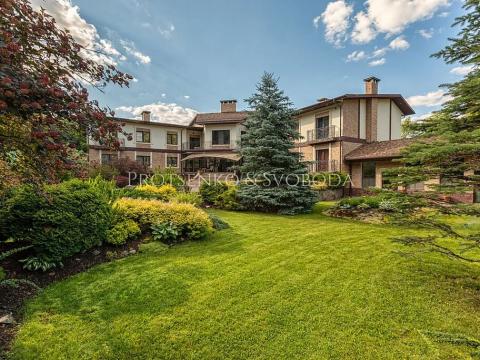 Prodej vily, Sulice, 290 m2