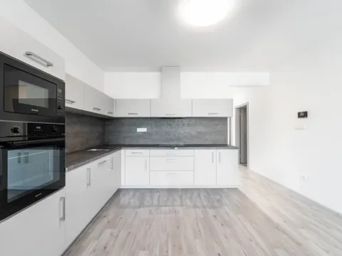 Pronájem bytu 4+kk, České Budějovice - České Budějovice 7, Stropnická, 80 m2