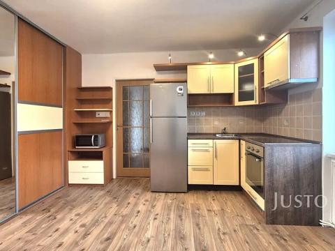 Pronájem bytu 2+kk, Písek, Nádražní, 32 m2