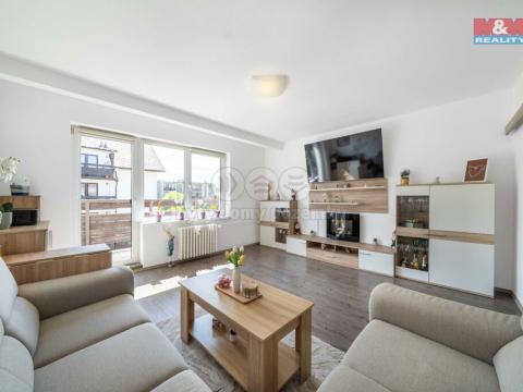 Prodej bytu 3+1, Hrádek, Družstevní, 73 m2