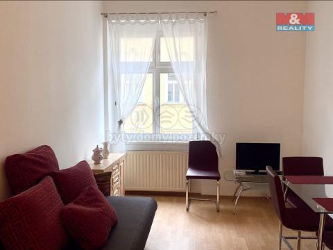 Pronájem bytu 2+kk, Karlovy Vary, K. Čapka, 40 m2