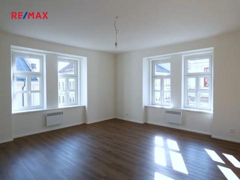 Pronájem bytu 3+1, Praha - Smíchov, Staropramenná, 129 m2
