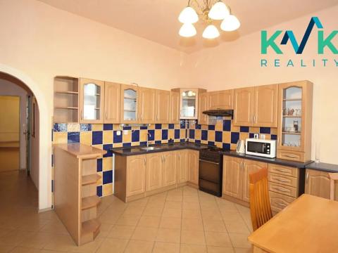 Pronájem bytu 2+1, Karlovy Vary, Foersterova, 86 m2