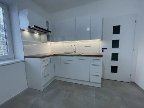 Prodej bytu 2+kk, Frenštát pod Radhoštěm, nám. Míru, 47 m2