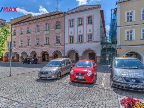 Prodej bytu 2+1, Hostinné, Náměstí, 70 m2