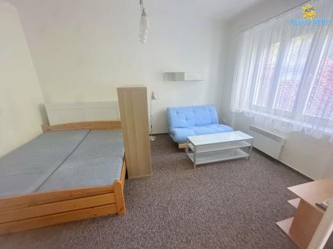 Pronájem bytu 2+kk, Praha - Libeň, Kubišova, 40 m2