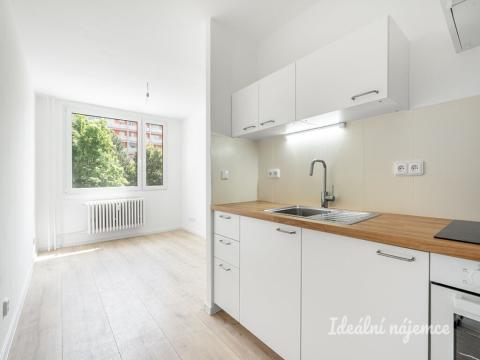 Pronájem bytu 2+kk, Praha - Řepy, Laudova, 33 m2
