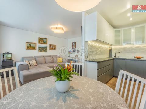 Prodej bytu 3+kk, Kladno, Vít. Nezvala, 77 m2