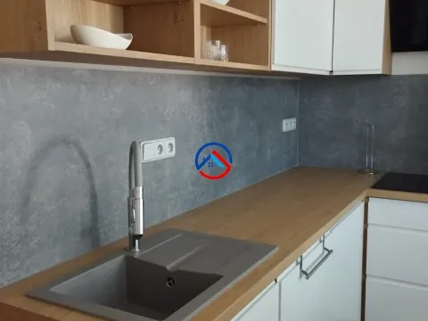 Pronájem bytu 2+1, Olomouc, Varšavské nám., 58 m2