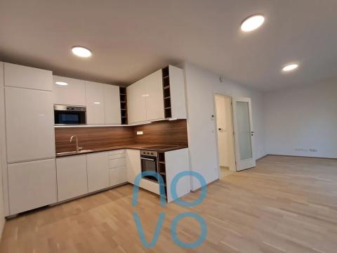 Pronájem bytu 1+kk, Praha - Hodkovičky, Šenácká, 39 m2
