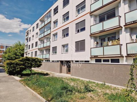 Pronájem bytu 2+1, Hradec Králové - Moravské Předměstí, Suchého, 65 m2