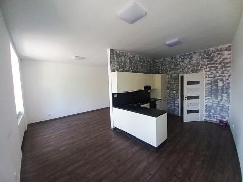 Prodej bytu 1+kk, Náchod, Na Letné, 39 m2