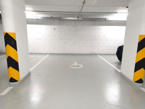 Pronájem garážového stání, Praha - Vysočany, Smržových, 18 m2