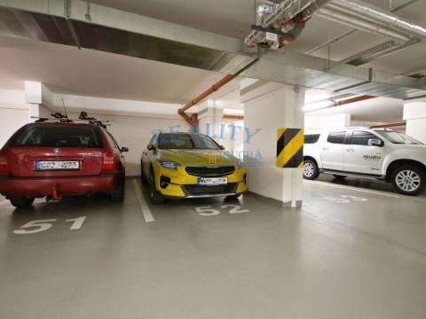 Pronájem garážového stání, Praha - Strašnice, Názovská, 15 m2