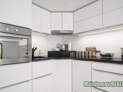 Pronájem bytu 1+kk, Praha - Karlín, U Mlýnského kanálu, 48 m2