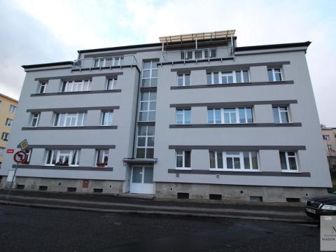 Prodej bytu 4+1, Karlovy Vary, Kosmonautů, 91 m2
