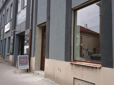 Pronájem obchodního prostoru, Hradec Králové, Pospíšilova, 28 m2