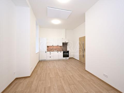 Pronájem kanceláře, Praha - Holešovice, Komunardů, 32 m2