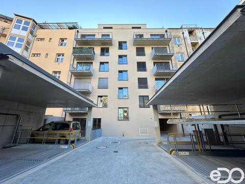 Pronájem garážového stání, Praha - Nusle, Kloboučnická, 10 m2