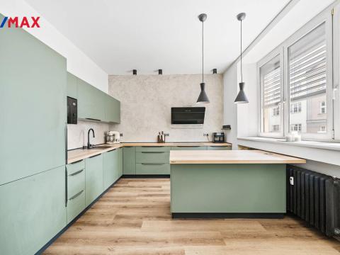 Prodej bytu 3+kk, Hradec Králové, Resslova, 82 m2