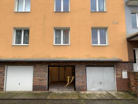 Pronájem garáže, Olomouc - Nové Sady, Jakoubka ze Stříbra, 18 m2
