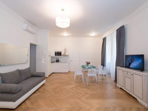 Pronájem bytu 3+kk, Praha - Nové Město, Lípová, 85 m2