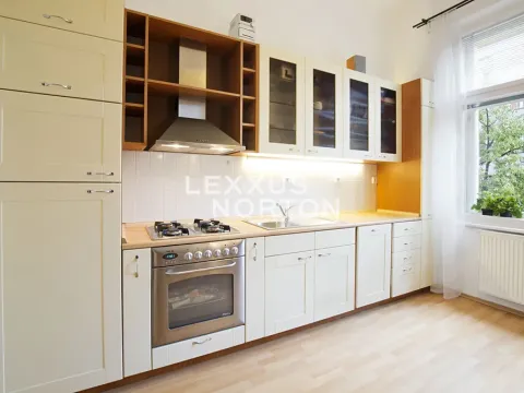 Pronájem bytu 1+1, Praha - Vinohrady, Lucemburská, 40 m2