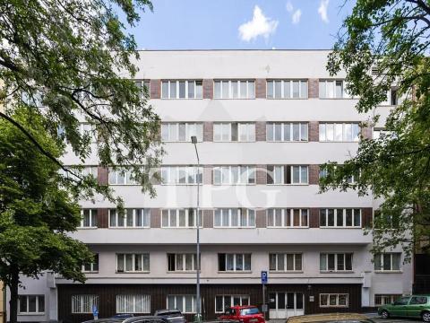 Pronájem bytu 1+1, Praha - Žižkov, Baranova, 35 m2