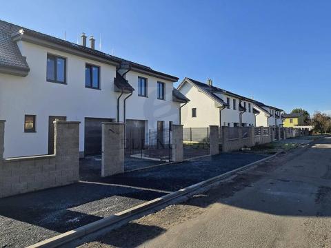 Prodej bytu 4+kk, Přerov nad Labem, 125 m2