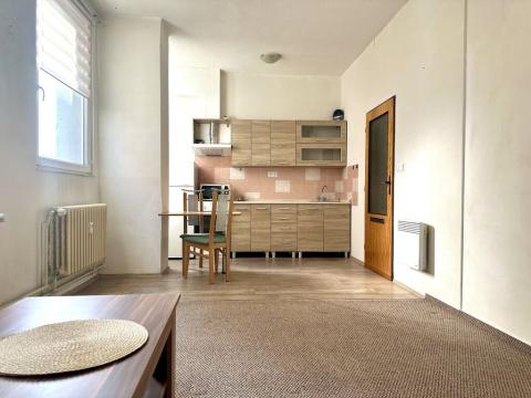 Pronájem bytu 1+kk, Tachov, Bělojarská, 41 m2