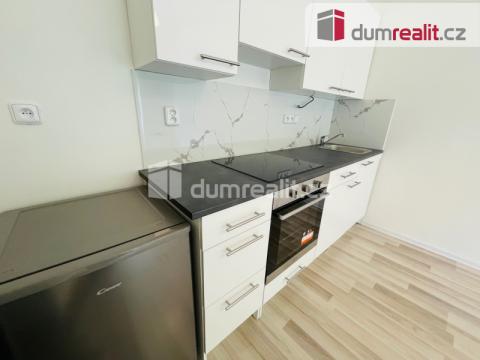 Pronájem bytu 1+kk, Praha - Smíchov, Na Skalce, 22 m2