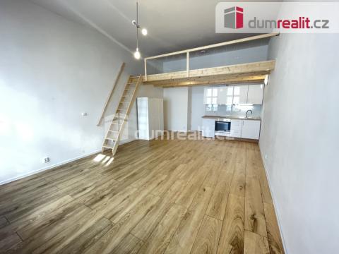 Pronájem bytu 1+kk, Praha - Smíchov, Na Valentince, 45 m2