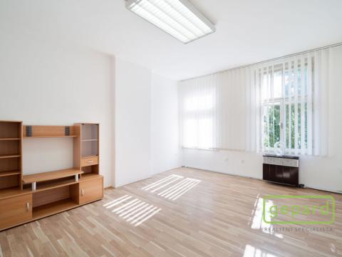 Pronájem kanceláře, Jičín - Valdické Předměstí, Husova, 24 m2