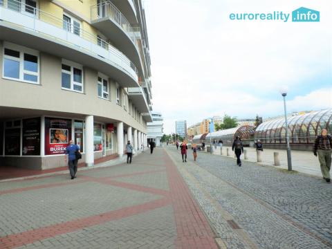 Pronájem obchodního prostoru, Praha - Stodůlky, Sluneční náměstí, 80 m2