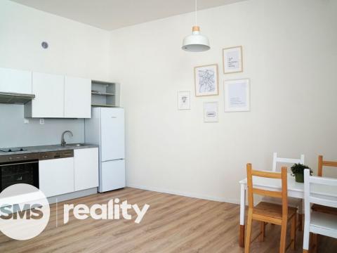 Pronájem bytu 2+kk, Opava, Lazebnická, 43 m2