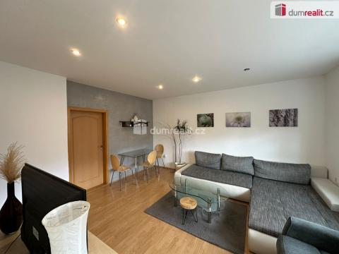 Prodej bytu 3+1, Zlín, Obeciny I, 77 m2
