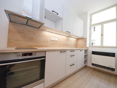 Pronájem bytu 1+kk, Praha - Nové Město, Vyšehradská, 23 m2