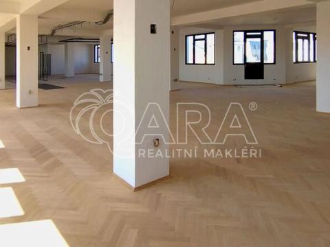 Pronájem kanceláře, Praha, Na Poříčí, 300 m2