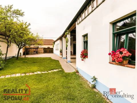 Prodej rodinného domu, Perná, 403 m2