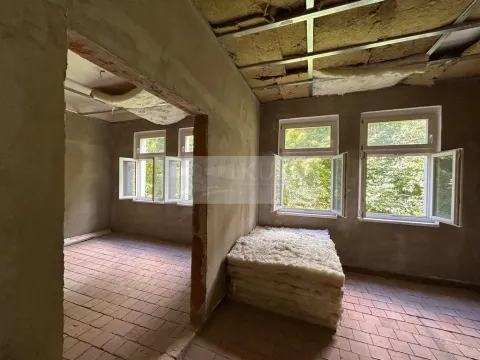 Prodej půdního prostoru, Karlovy Vary, Sadová, 150 m2