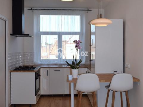 Pronájem bytu 2+kk, Jihlava, Třebízského, 42 m2