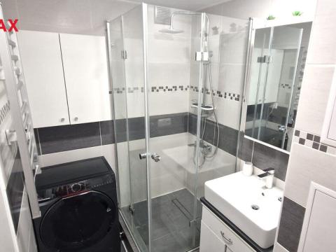 Prodej bytu 3+1, Ostrov, Lidická, 84 m2