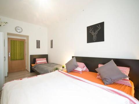 Pronájem bytu 2+1, Praha - Střešovice, Střešovická, 57 m2