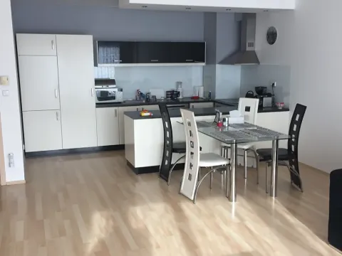 Prodej bytu 2+kk, Praha - Vysočany, Na Harfě, 85 m2