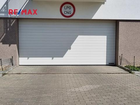 Pronájem garážového stání, Brno, Sentická, 13 m2