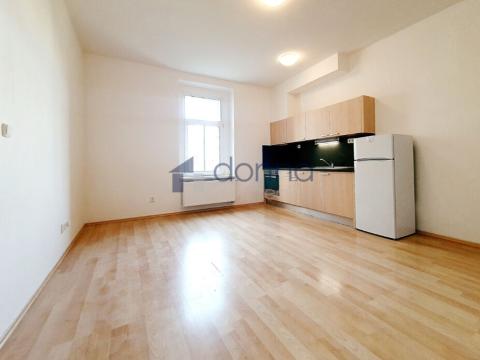 Pronájem bytu 1+kk, Praha, Vysočanské náměstí, 32 m2