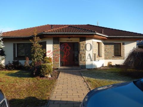 Prodej rodinného domu, Drnholec, Husova, 180 m2