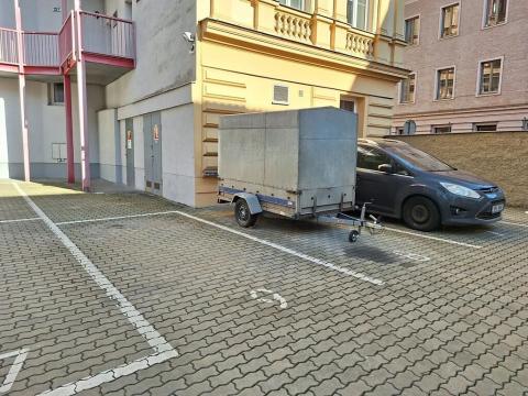 Pronájem garážového stání, Brno, Cejl, 15 m2