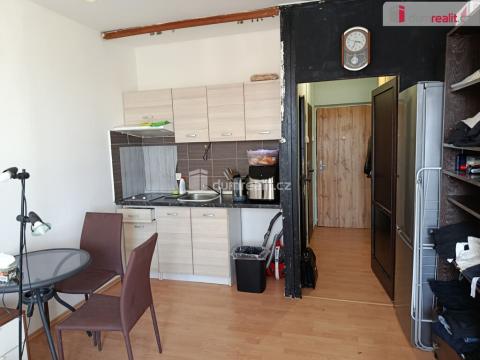 Pronájem bytu 1+kk, Praha - Záběhlice, Přesličková, 28 m2